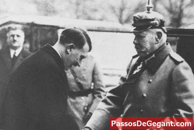 Adolf Hitler é nomeado chanceler da Alemanha