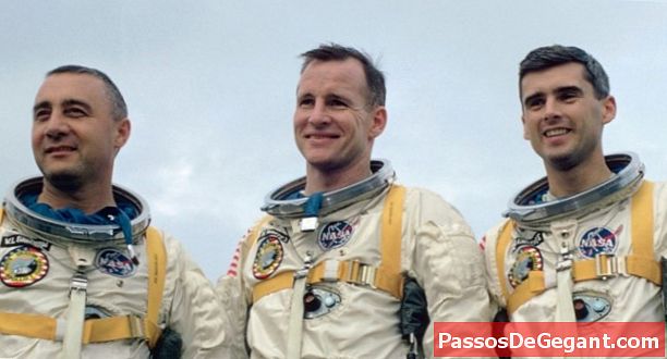 Astronauten sterben im Abschussrampenfeuer