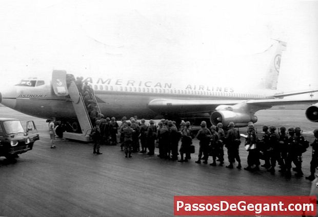 Boeing 707 се разбива в планина близо до Агадир, Мароко - История