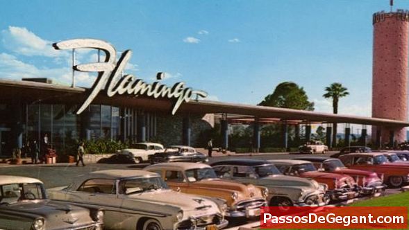 Bugsy Siegel يفتتح فندق Flamingo