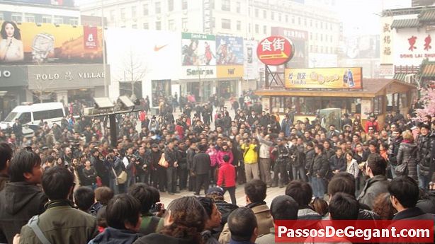 中国の学生が政府に抗議