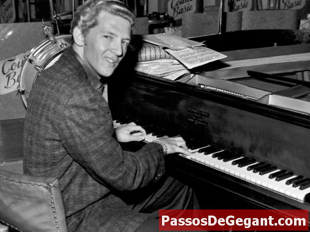 Country-ster Jerry Lee Lewis rockt de Grand Ole Opry