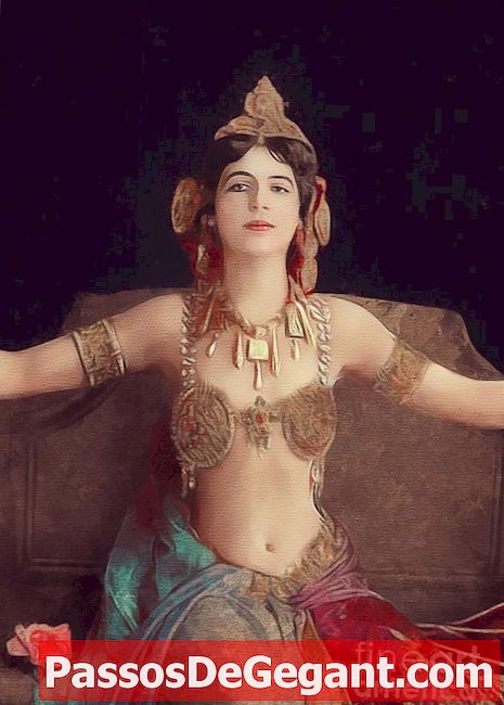 Tanečnice a špiónka Mata Hari odsouzena zemřít - Dějiny