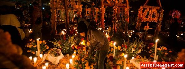 Ölülerin Günü (Día de los Muertos) - Tarihçe