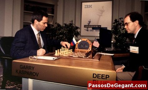 チェスの試合でディープ・ブルーがギャリー・カスパロフを破る