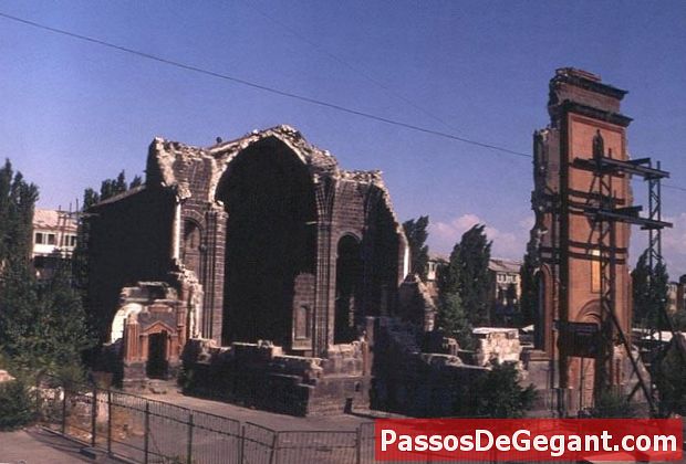 Землетруси завдають хаосу у Вірменії - Історія