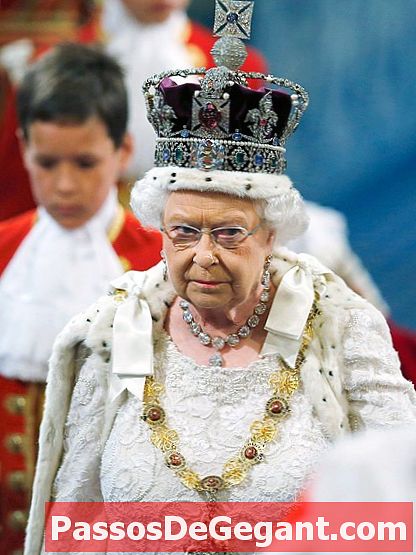 Elizabeth a încoronat-o regina Angliei - Istorie