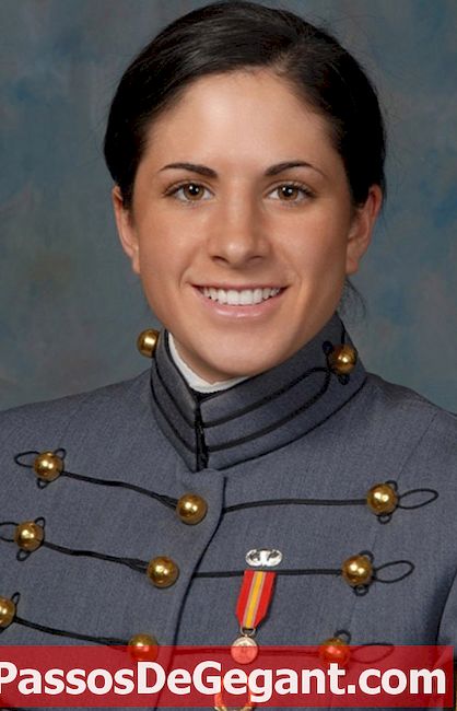 Primeira oficial do exército feminina é nomeada