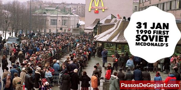 Pierwszy McDonald's otwiera się w Związku Radzieckim - Historia