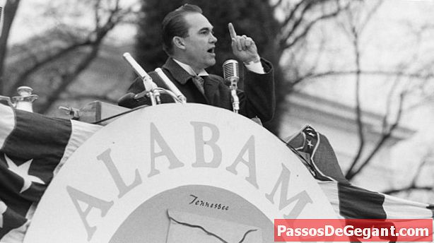 George Wallace als Gouverneur von Alabama eingeweiht