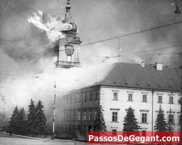 Vācieši bombardē Hartlepool un Skarboro Anglijas ostas - Vēsture