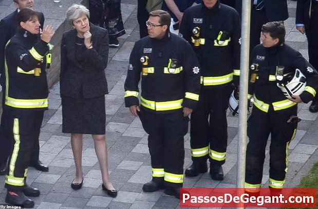 グレンフェルタワーの火災でロンドンで72人が死亡