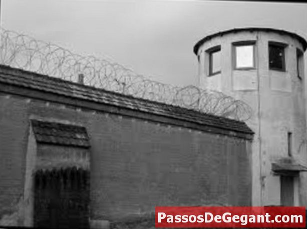 Hitler sendt til Landsberg fængsel