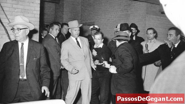 Jack Ruby dödar Lee Harvey Oswald