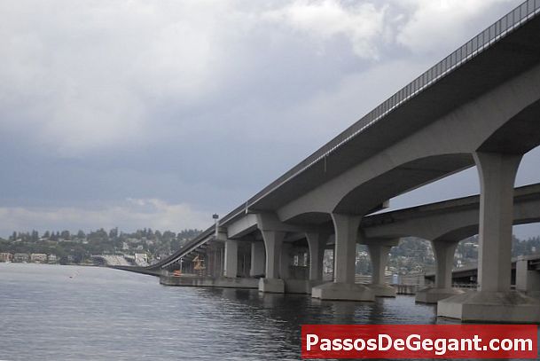 Lacey V. Murrow Memorial Bridge synker til bunden af ​​Lake Washington