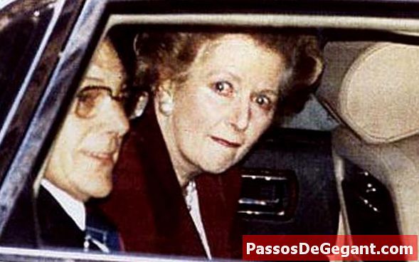 Margaret Thatcher ลาออก