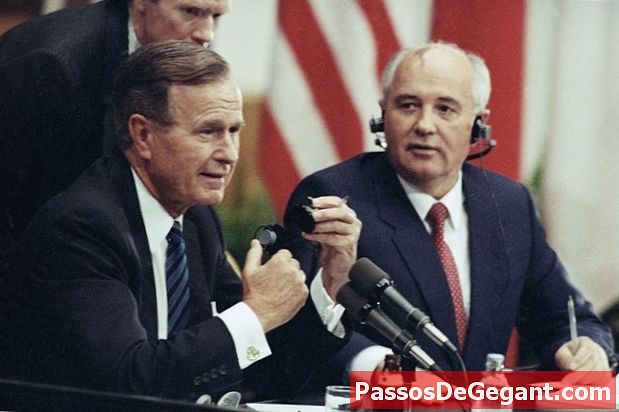 Mikhail Gorbatchev reçoit le prix Nobel de la paix