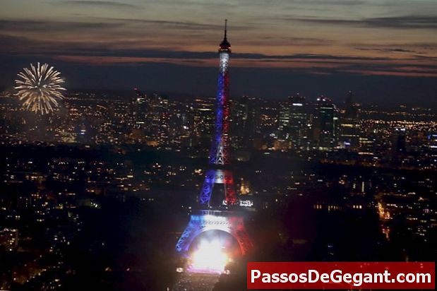 Paris merayakan ulang tahun ke-2,000