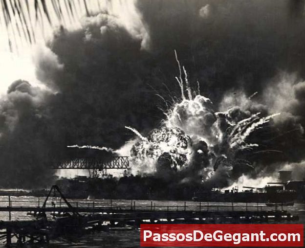 Pearl Harbor a fost bombardat