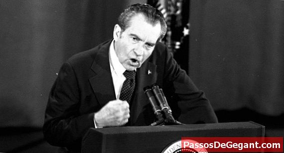 Il presidente Nixon arriva a Mosca per il vertice storico