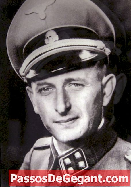 Рудолф Хес, последният жив юнак на Хитлер, умира