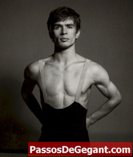 Bintang balet Rusia, Rudolf Nureyev, cacat dari Uni Soviet - Sejarah