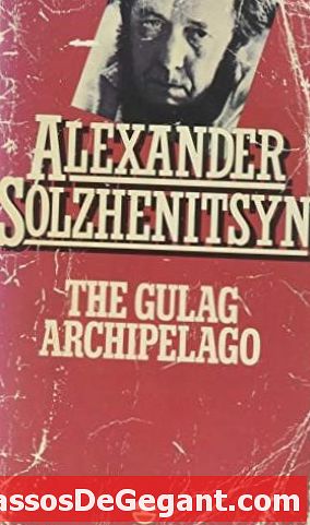 O arquipélago Gulag de Solzhenitsyn publicado