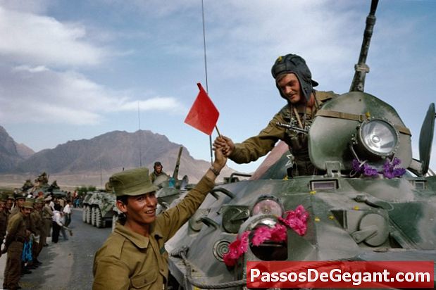 Liên Xô rút khỏi Afghanistan