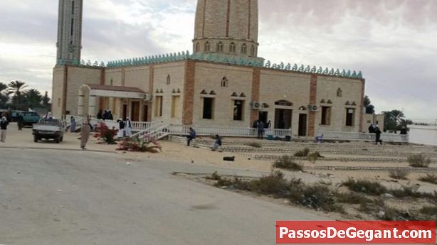 Los terroristas atacan la mezquita en el Sinaí, Egipto