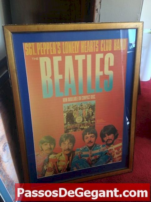 The Beatles julkaisee “Sgt. Pepperin Lonely Hearts -kerhoyhtye ”