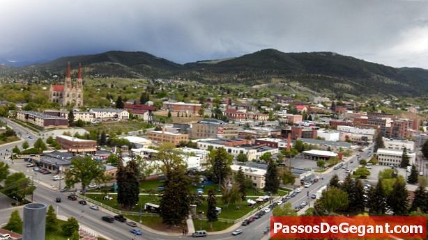 Город Хелена, штат Монтана, основан после того, как шахтеры открывают золото