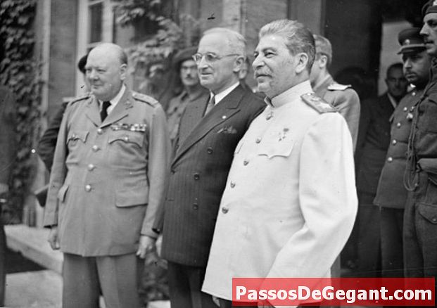 Truman utal Sztálinnak egy szörnyű új fegyverről - Történelem