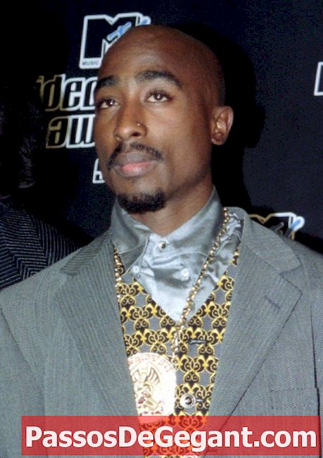 Tupac Shakur ditembak