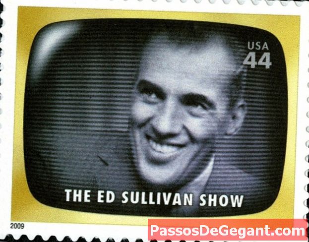 Nace el presentador de televisión Ed Sullivan