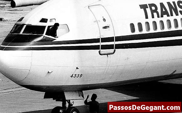 TWA-flyg 847 kapas av terrorister