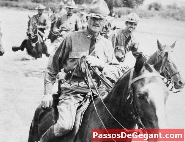 Le général américain John J. Pershing attaqué par les troupes mexicaines