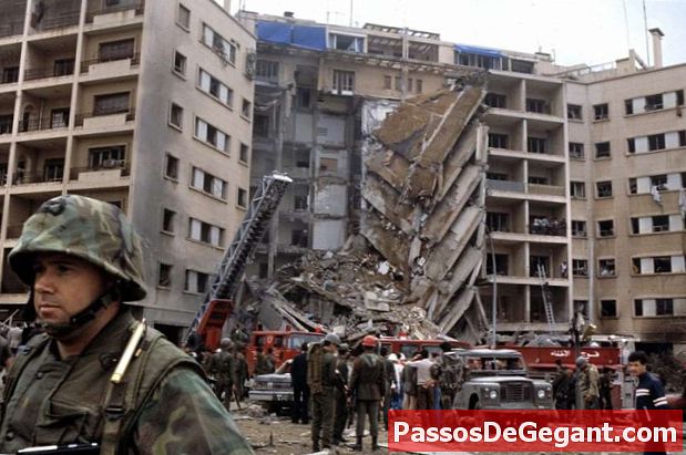 JAV ambasada Beirute nukentėjo nuo masinės automobilių bombos