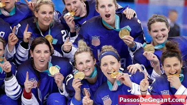 Americký olympijský hokejový tým poráží Sovětský svaz