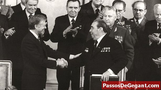 URSS y Afganistán firman "tratado de amistad"