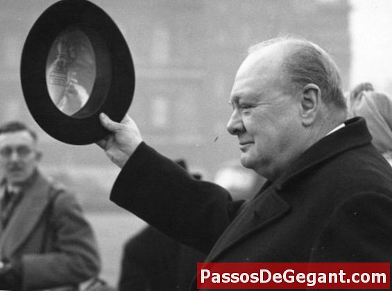 Winstonas Churchillis tampa Didžiosios Britanijos ministru pirmininku