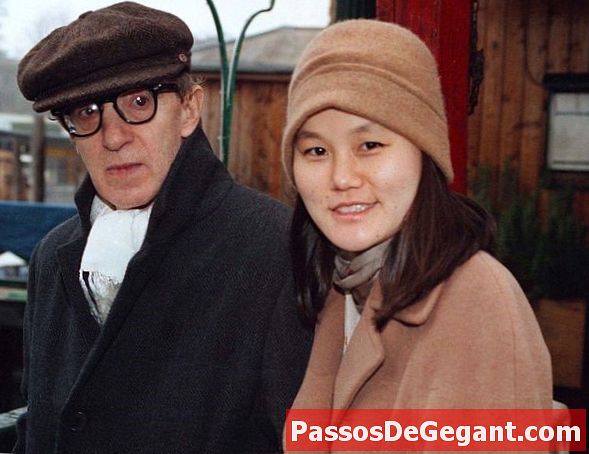 Woody Allen gifter sig med Soon-Yi Previn
